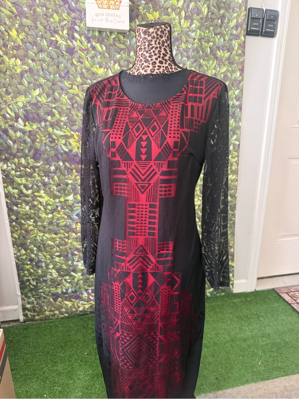 Black and Red Geometric Lace Sleeve Dress 96